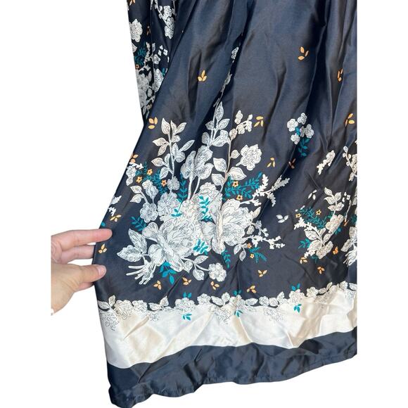 Black Satin Floral Garden Tunic Shift Dress 3/4 Sleeves MEDIUM Erdem Style - Picture 3 of 7